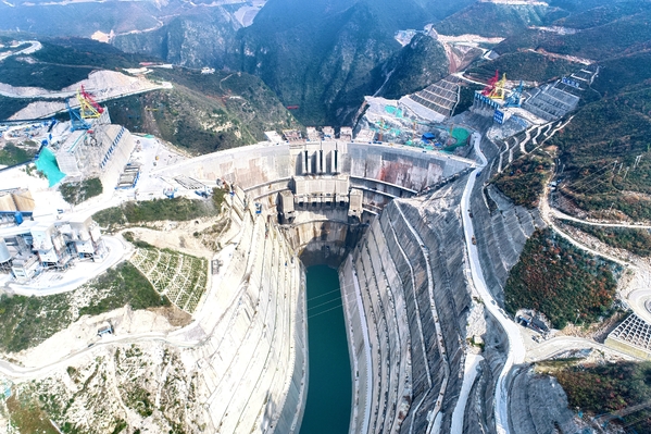 東莊大壩全線到頂現場。彭書園 攝 (20).jpg